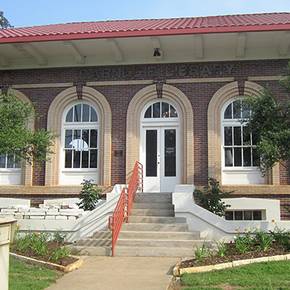 Students’ 2003 report inspires restoration of historic library